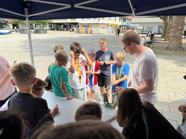 Fünfer beim Science Day